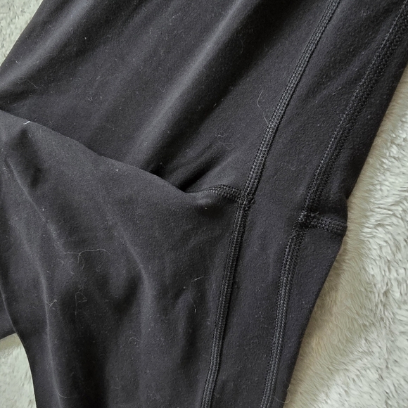 Lululemon Wunder Under Crop - Picture 5 of 6